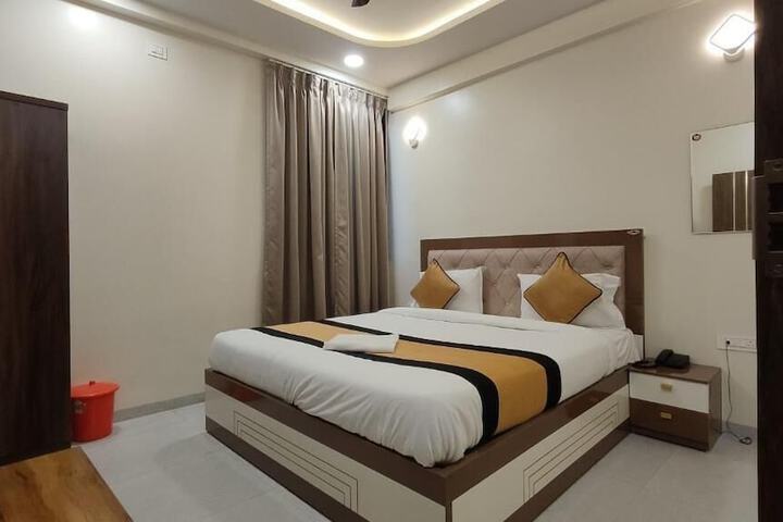 Room 7 of 36