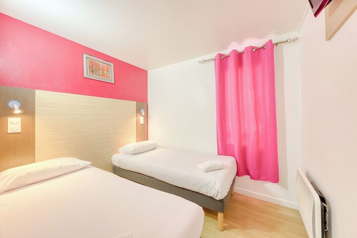 Room 17 of 33