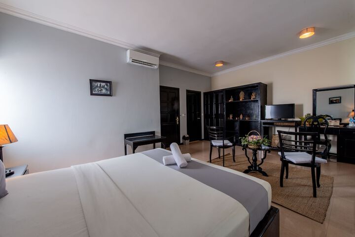 Room 35 of 160