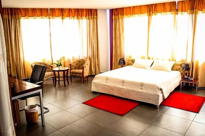 Room 8 of 36