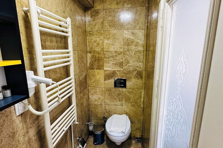 Room 15 of 17