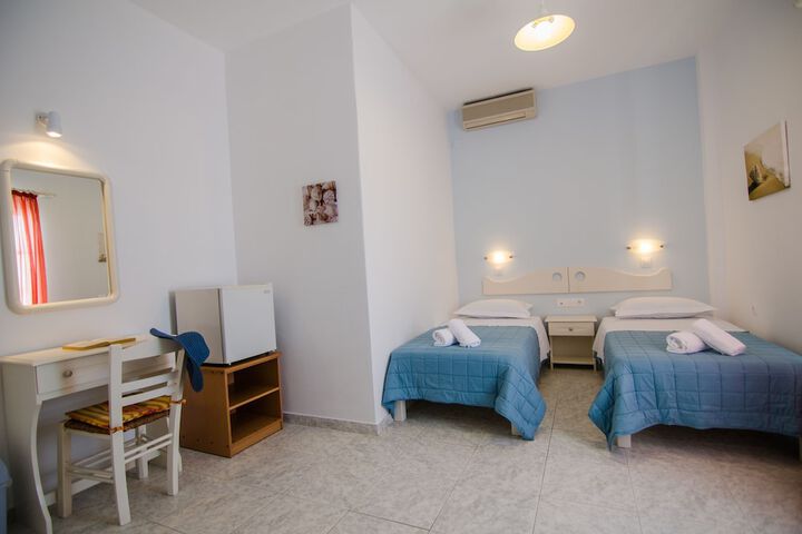 Room 11 of 33