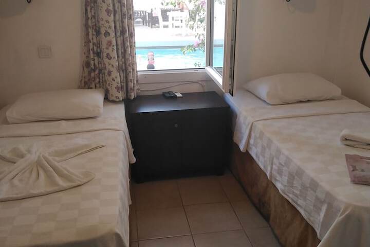 Room 3 of 21