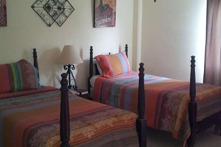 Room 7 of 33