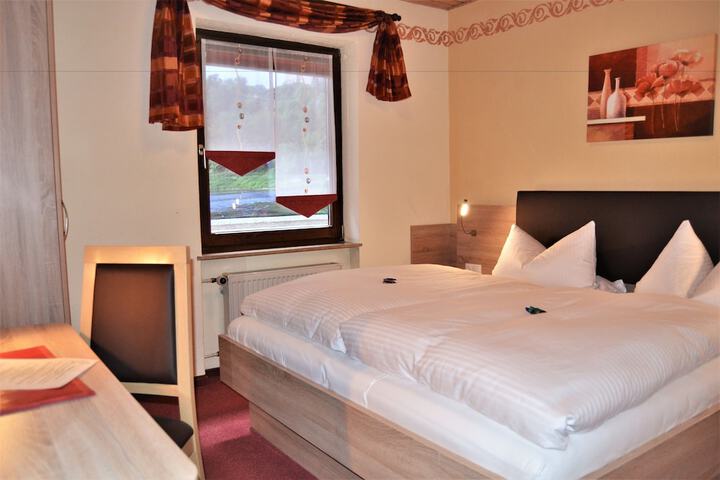 Room 3 of 67