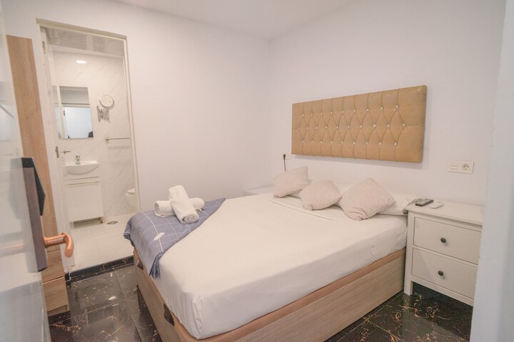 Room 5 of 81