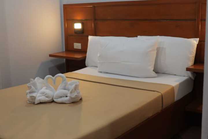 Room 10 of 42