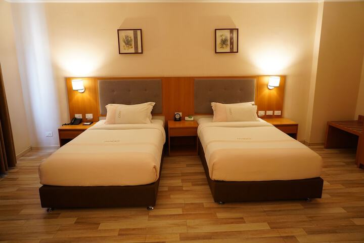 Room 46 of 163