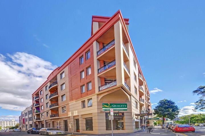 Adara Camperdown Hotel