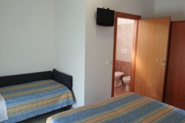 Room 8 of 61
