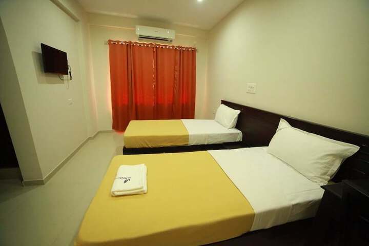 Room 8 of 16