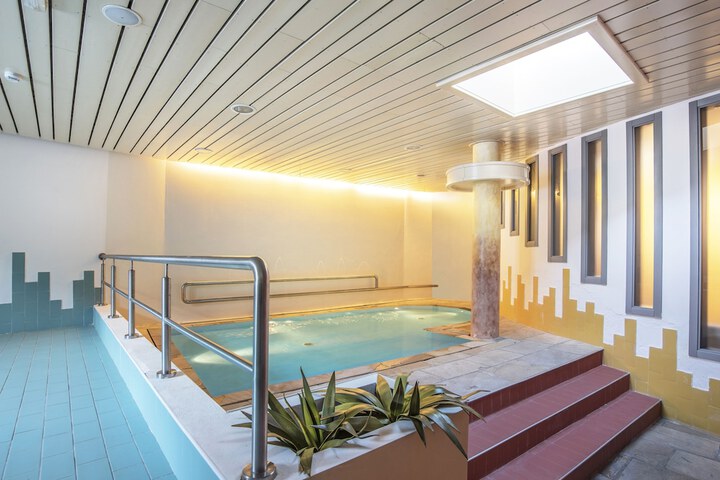 Hotel Pool