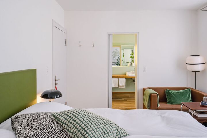 Room 42 of 74