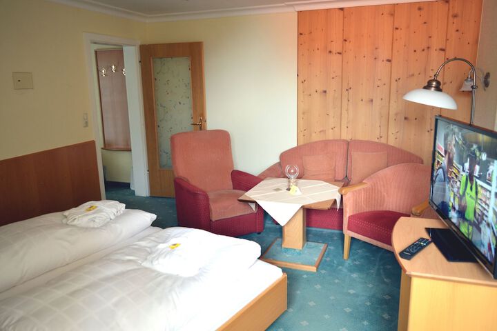 Room 20 of 106