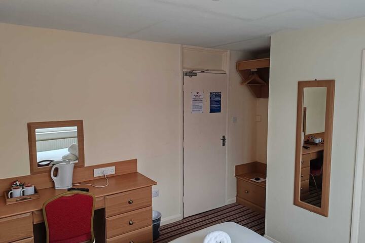 Room 7 of 57