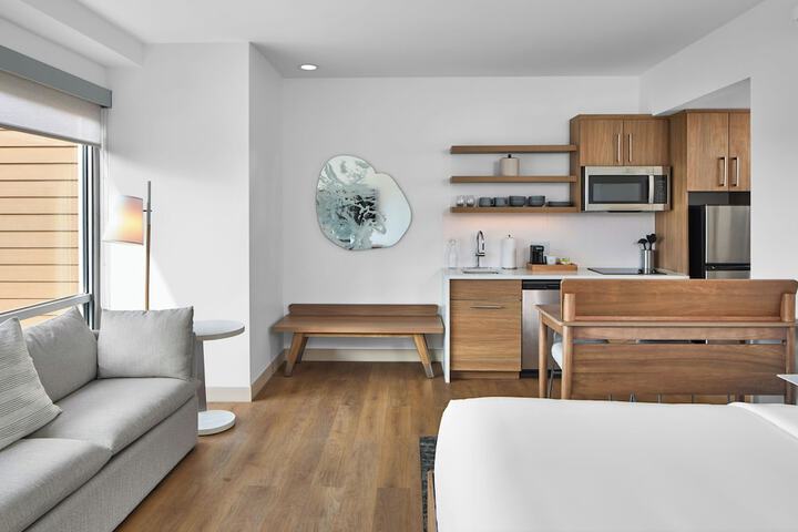 Room 34 of 74