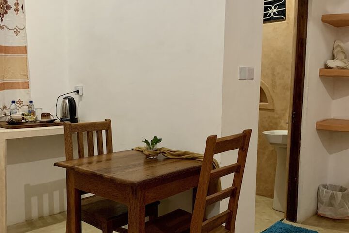 Room 8 of 30