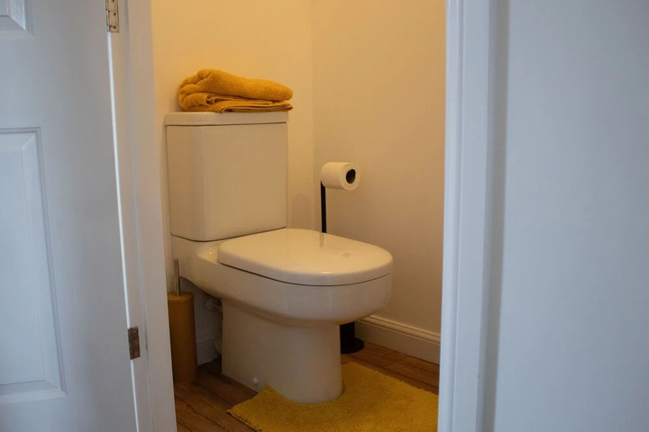 Room 7 of 18