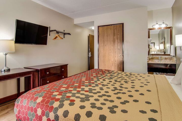Room 7 of 38