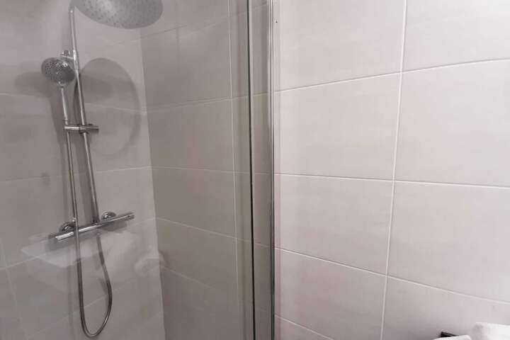 Room 72 of 79