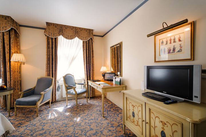 Room 5 of 41
