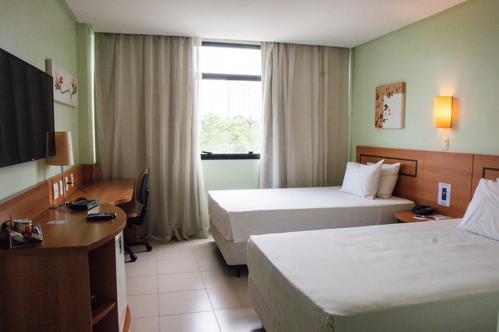 Room 12 of 38