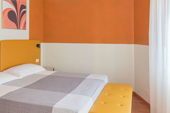 Room 84 of 241