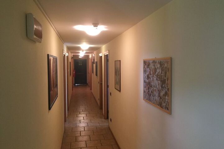 Ballroom/Hall 31 of 47