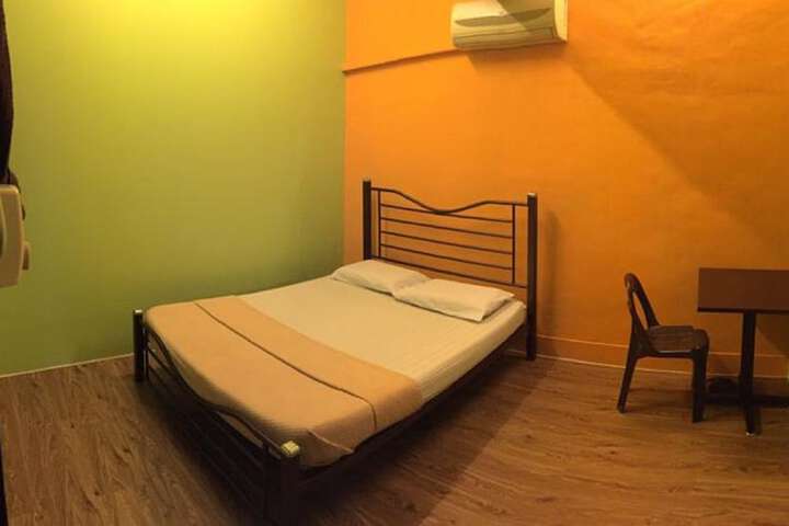 Room 9 of 50