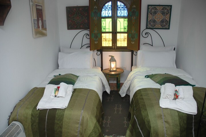 Room 12 of 32
