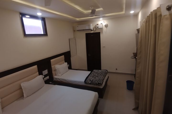 Room 28 of 30