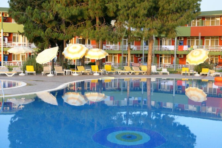 Hotel Pool