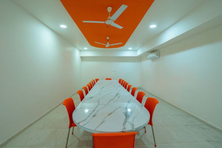 Business Center 37 of 43