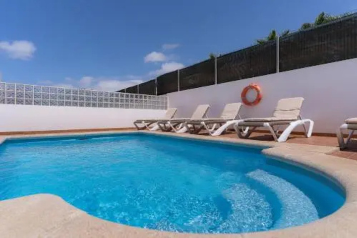 Hotel Pool