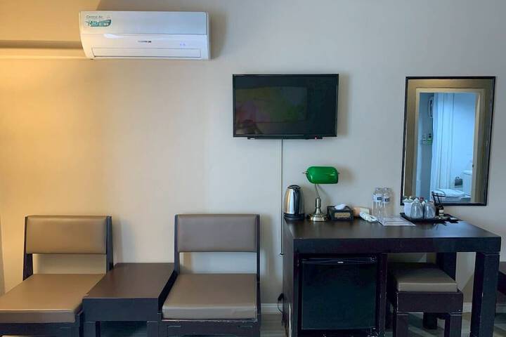 Room 12 of 23