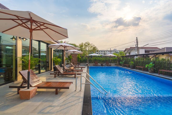 Hotel with Pool