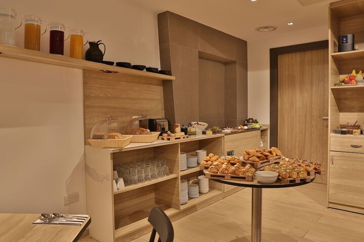 Breakfast/Coffee Service 19 of 34