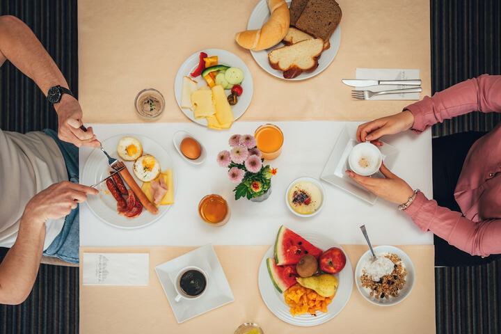 Breakfast/Coffee Service 119 of 126