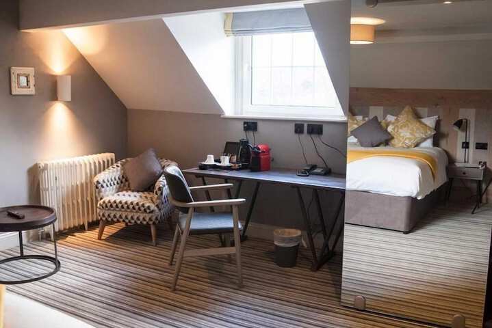 Room 8 of 75