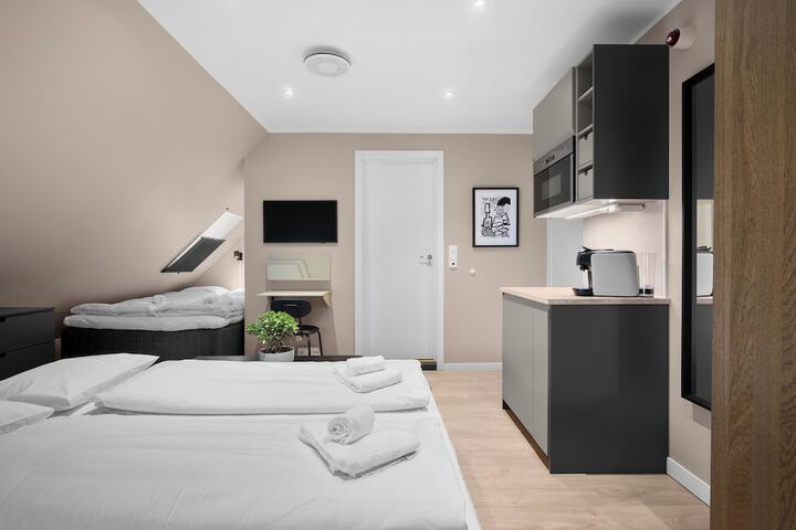 Room 98 of 154