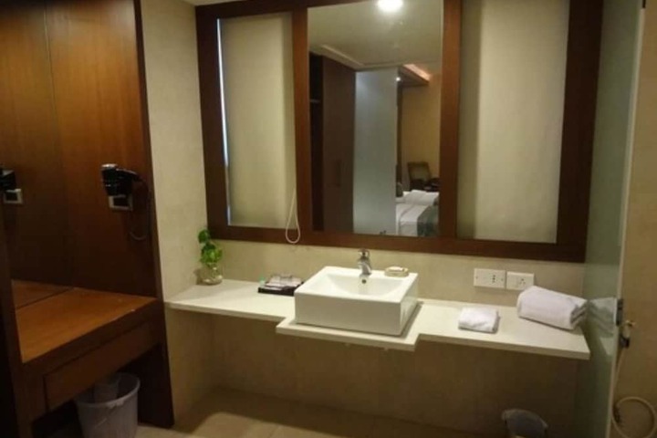 Room 34 of 56
