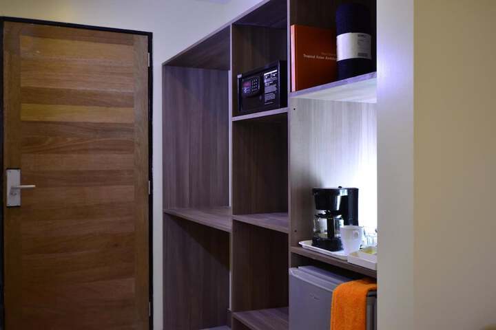 Room 19 of 68