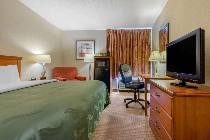 1 King Bed (13 of 18)