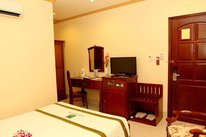 Room 27 of 64