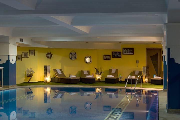 Pool 40 of 71