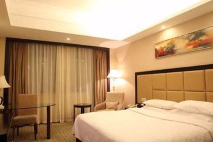 Room 4 of 5