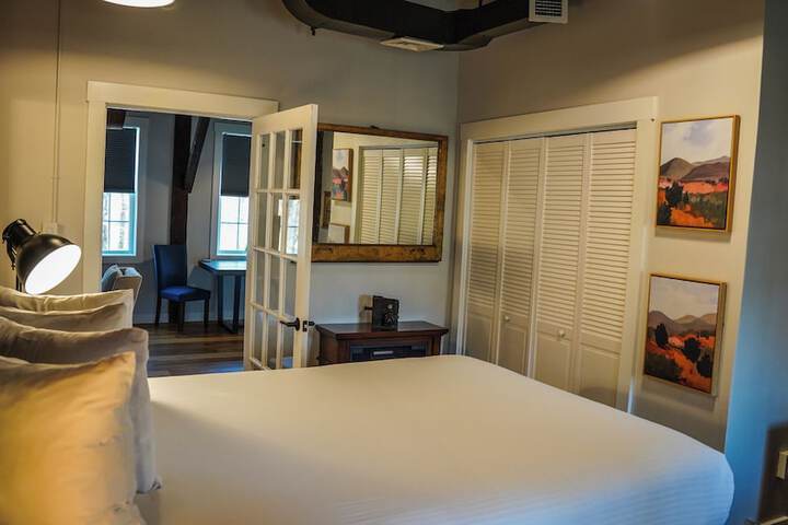 Room 15 of 128