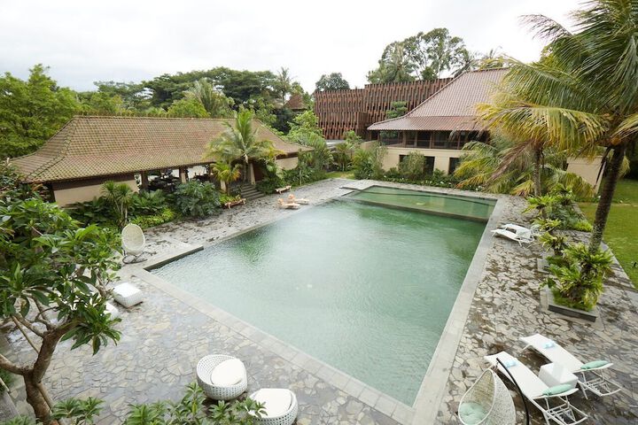 Pool 16 of 30