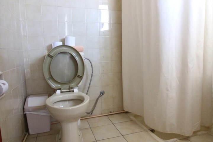 Room 27 of 45