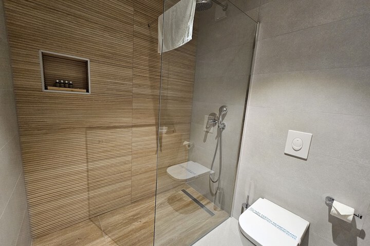 Room 18 of 57